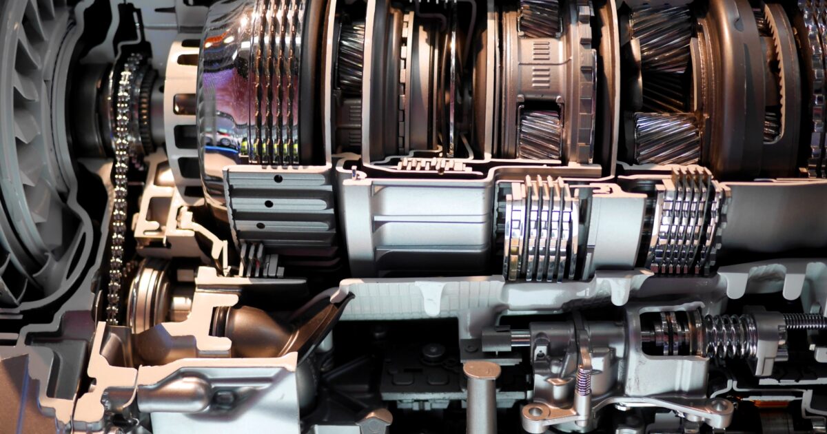 自動車のトランスミッション内部構造の断面図